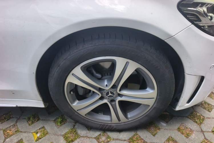 Used Mercedes-Benz C-Class 2019 C 260 L Sport Edition Right Front Wheel Hub