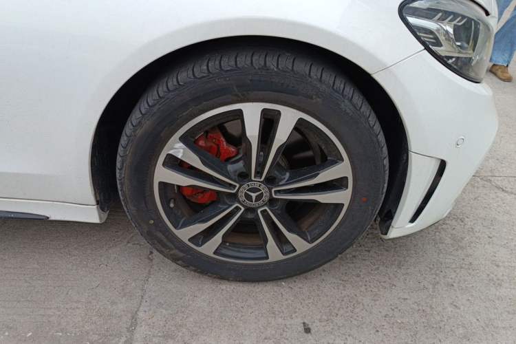 Used Mercedes-Benz C-Class 2019 C 260 Sport Edition Right Front Wheel Hub