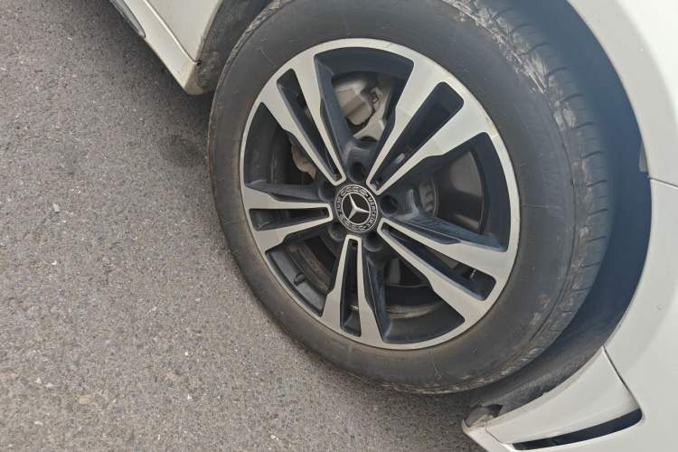 Used Mercedes-Benz C-Class 2019 C 260 Sport Edition Right Front Wheel Hub