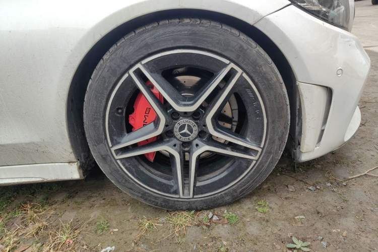 Used Mercedes-Benz C-Class 2019 C 260 Coupe Right Front Wheel Hub