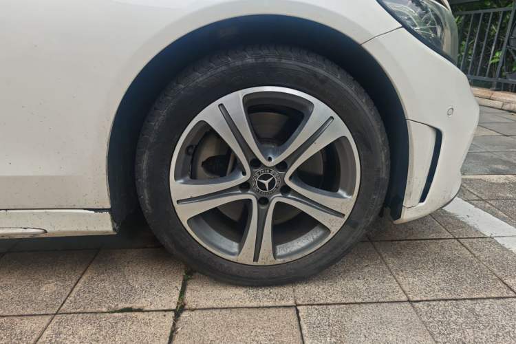 Used Mercedes-Benz C-Class 2019 Restyled C 260 L Sport Edition Right Front Wheel Hub