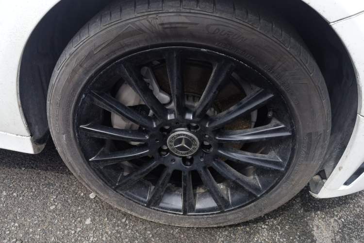 Used Mercedes-Benz C-Class 2019 C 260 L Sport Edition Right Front Wheel Hub
