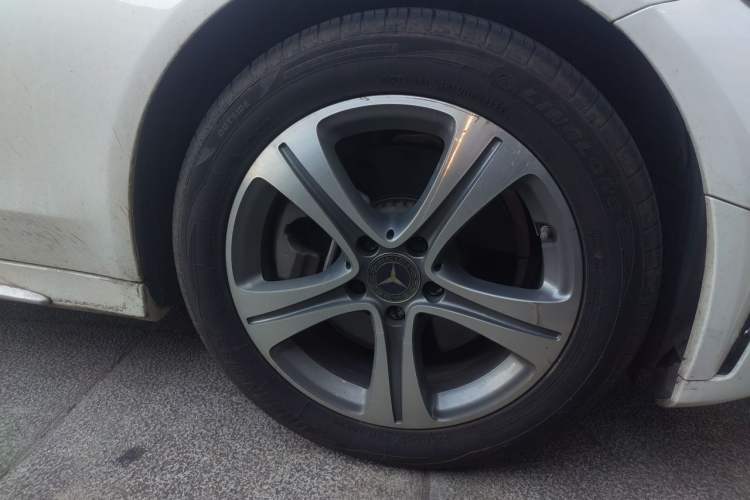 Used Mercedes-Benz C-Class 2019 C 260 L Sport Edition Right Front Wheel Hub