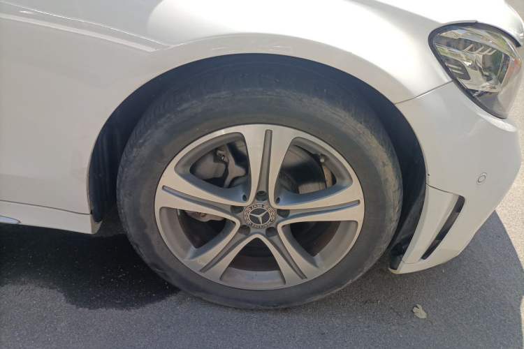 Used Mercedes-Benz C-Class 2019 Restyled C 260 L Sport Edition Right Front Wheel Hub