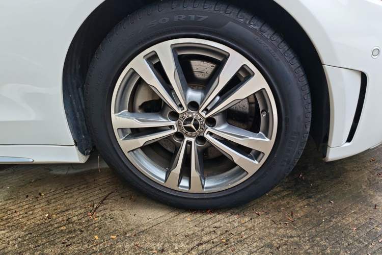 Used Mercedes-Benz C-Class 2019 C 180 L Dynamic Sports Edition Right Front Wheel Hub