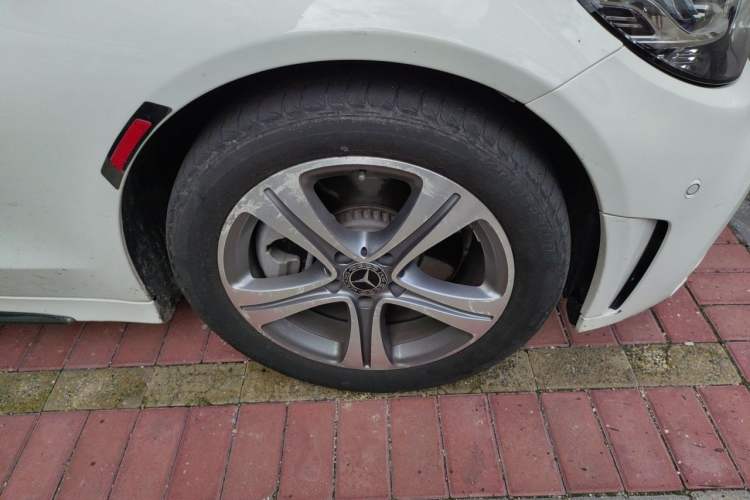 Used Mercedes-Benz C-Class 2019 C 260 L Sport Edition Right Front Wheel Hub