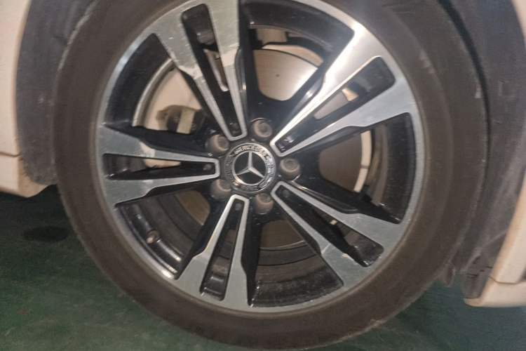 Used Mercedes-Benz C-Class 2019 C 260 Sport Edition Right Front Wheel Hub