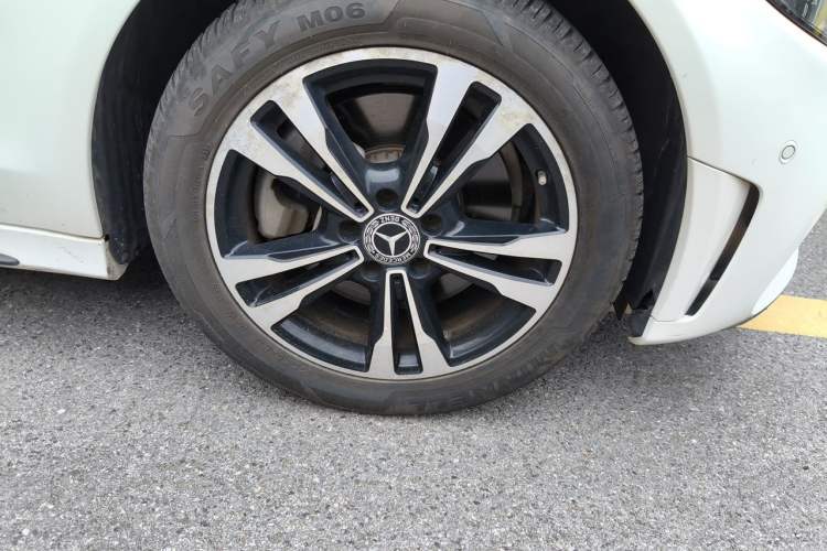 Used Mercedes-Benz C-Class 2019 C 260 Sport Edition Right Front Wheel Hub