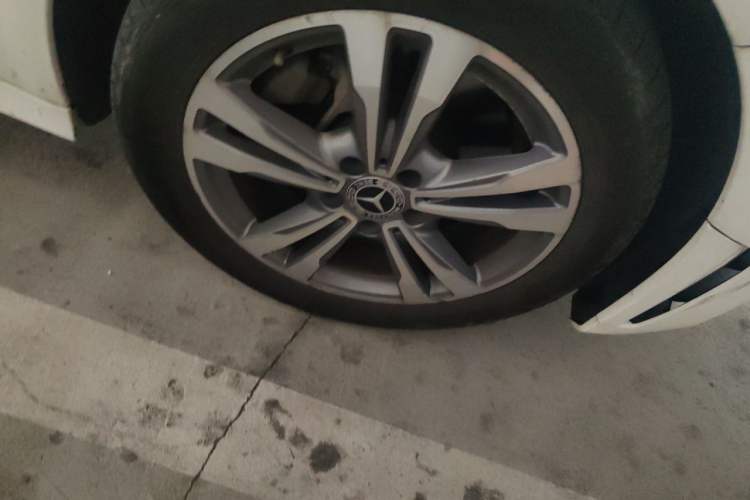 Used Mercedes-Benz C-Class 2019 C 180 L Fashion Edition Sport Version Right Front Wheel Hub