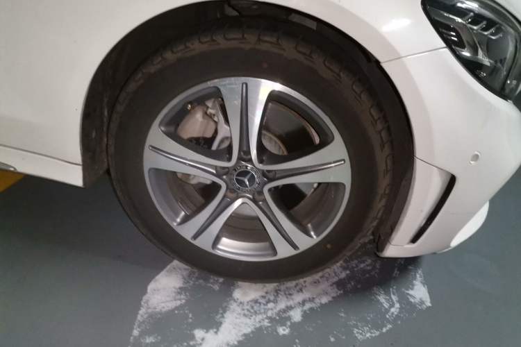 Used Mercedes-Benz C-Class 2019 C 260 L Sport Edition Right Front Wheel Hub