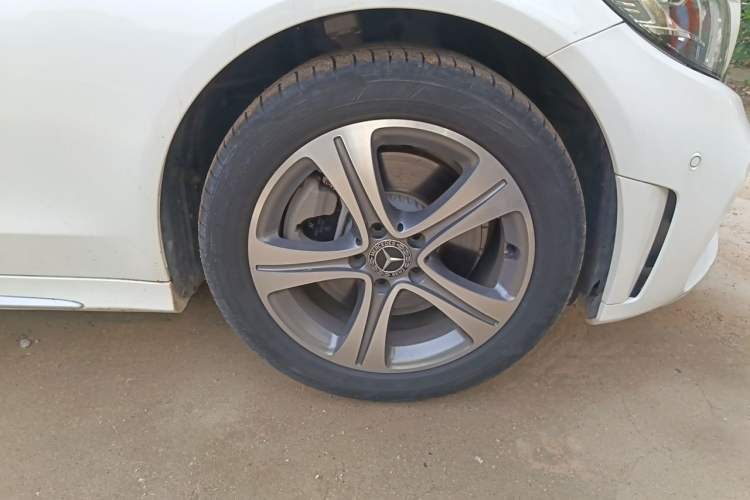 Used Mercedes-Benz C-Class 2019 Restyled C 260 L Sport Edition Right Front Wheel Hub