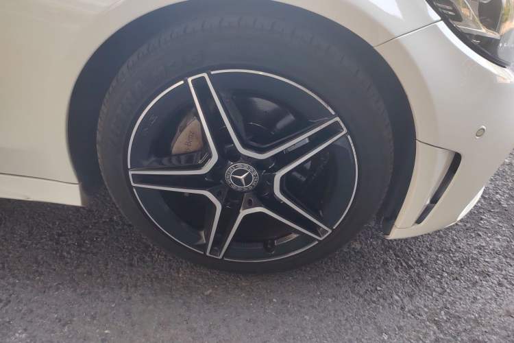 Used Mercedes-Benz C-Class 2019 C 260 Coupe Right Front Wheel Hub