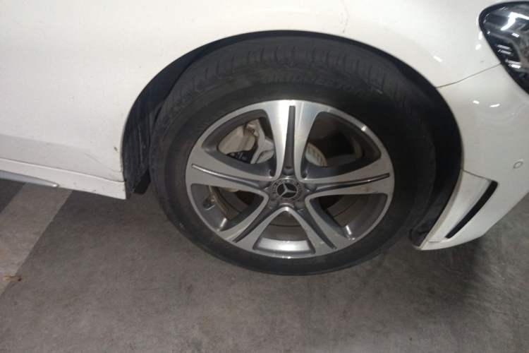 Used Mercedes-Benz C-Class 2019 C 260 L Sport Edition Right Front Wheel Hub