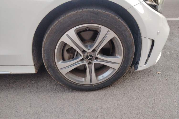 Used Mercedes-Benz C-Class 2019 C 260 L Sport Edition Right Front Wheel Hub