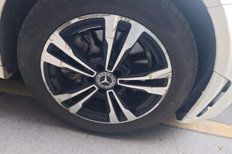 Used Mercedes-Benz C-Class 2019 C 260 Sport Edition Right Front Wheel Hub