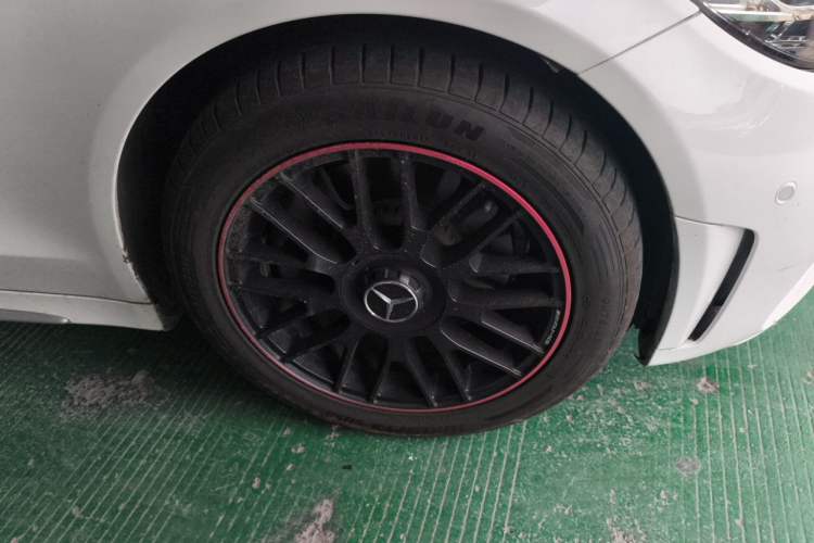 Used Mercedes-Benz C-Class 2019 Restyled C 260 L Sport Edition Right Front Wheel Hub
