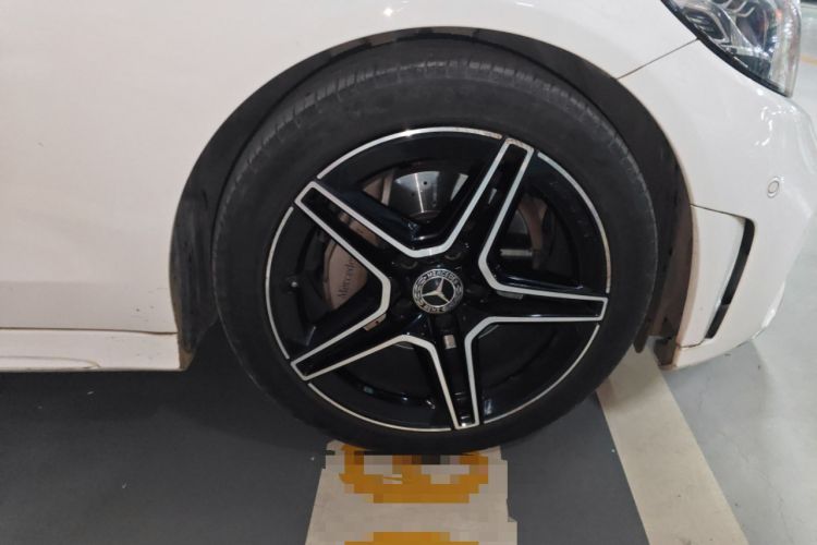 Used Mercedes-Benz C-Class 2019 C 260 Coupe Right Front Wheel Hub