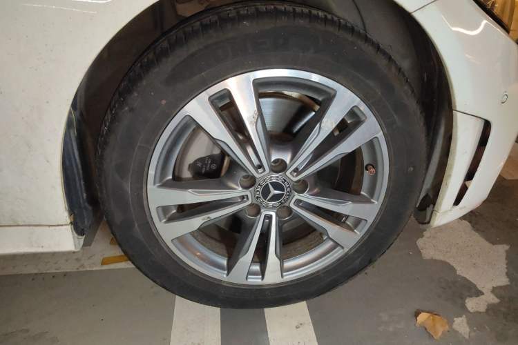 Used Mercedes-Benz C-Class 2019 C 180 L Fashion Edition Sport Version Right Front Wheel Hub