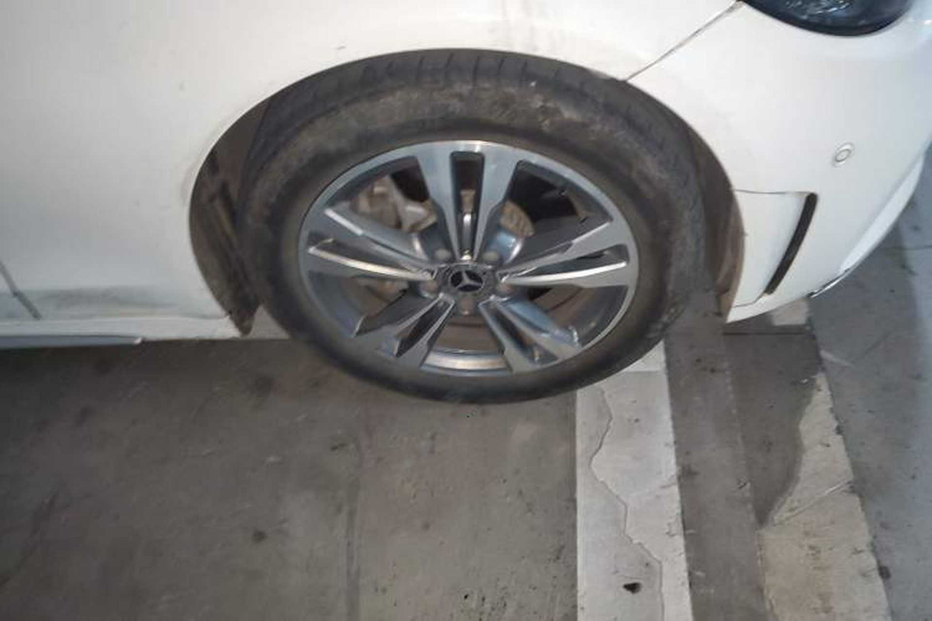 Used Mercedes-Benz C-Class 2019 C 180 L Fashion Edition Sport Version Right Front Wheel Hub