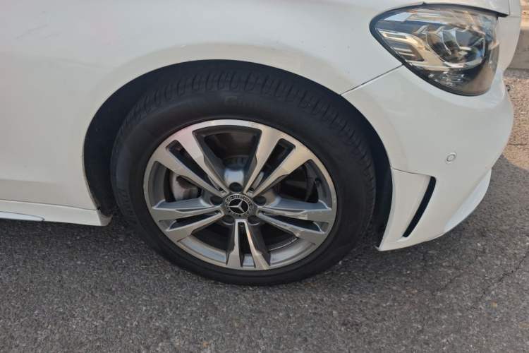 Used Mercedes-Benz C-Class 2019 C 180 L Fashion Edition Sport Version Right Front Wheel Hub