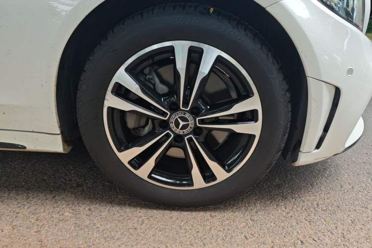 Used Mercedes-Benz C-Class 2019 C 260 Sport Edition Right Front Wheel Hub