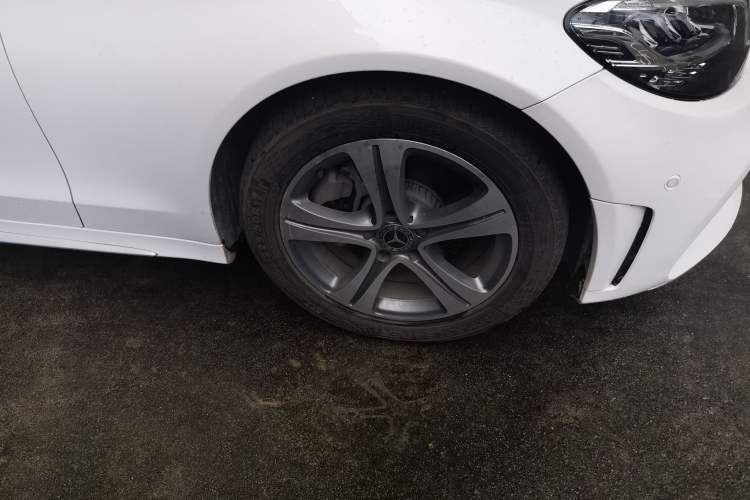 Used Mercedes-Benz C-Class 2019 Restyled C 260 L Sport Edition Right Front Wheel Hub