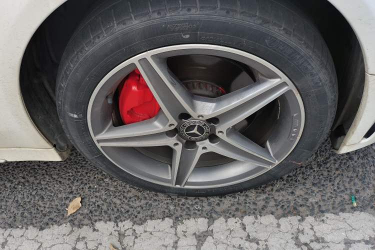 Used Mercedes-Benz C-Class 2019 C 260 L 4MATIC Sport Edition Right Front Wheel Hub