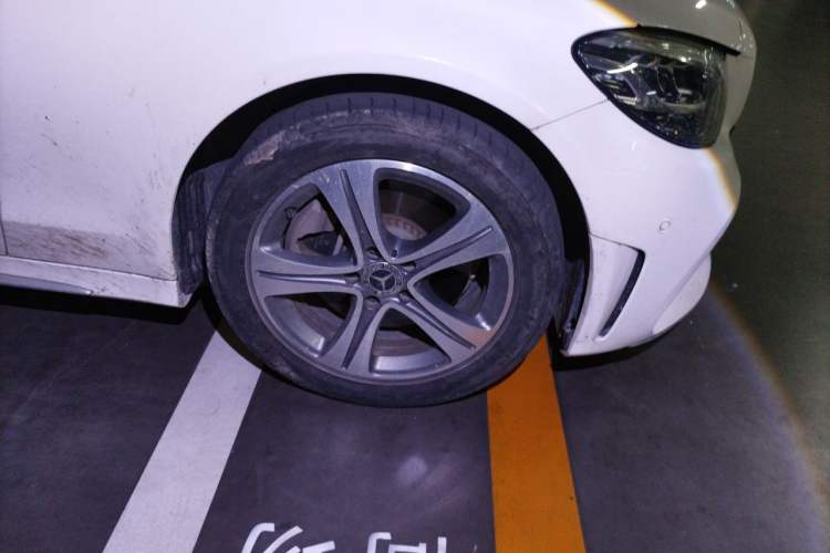 Used Mercedes-Benz C-Class 2019 C 260 L Sport Edition Right Front Wheel Hub