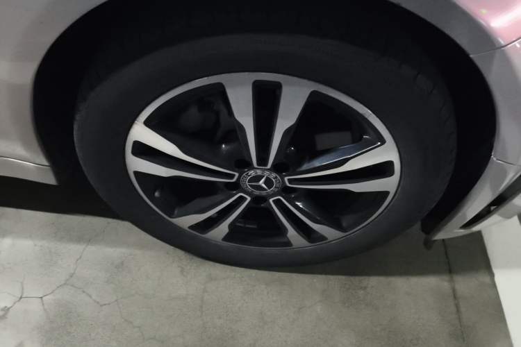 Used Mercedes-Benz C-Class 2019 C 260 Sport Edition Right Front Wheel Hub