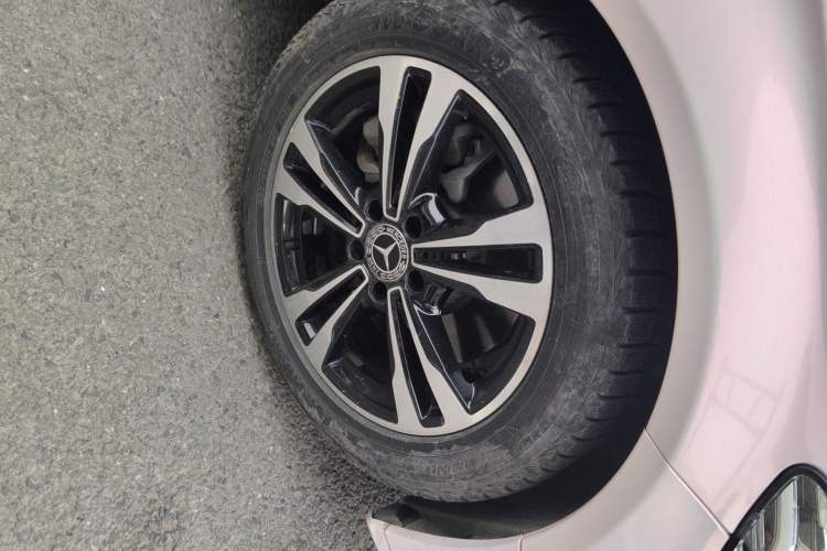 Used Mercedes-Benz C-Class 2019 C 260 Sport Edition Right Front Wheel Hub