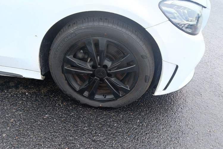 Used Mercedes-Benz C-Class 2019 C 260 Sport Edition Right Front Wheel Hub