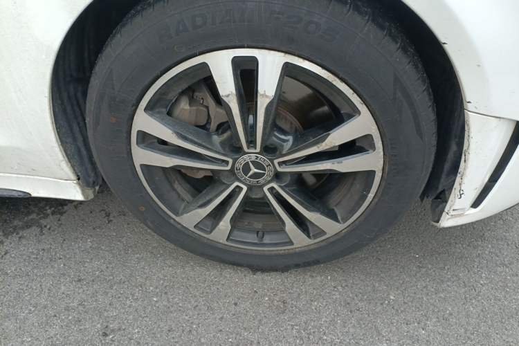 Used Mercedes-Benz C-Class 2019 C 260 Sport Edition Right Front Wheel Hub