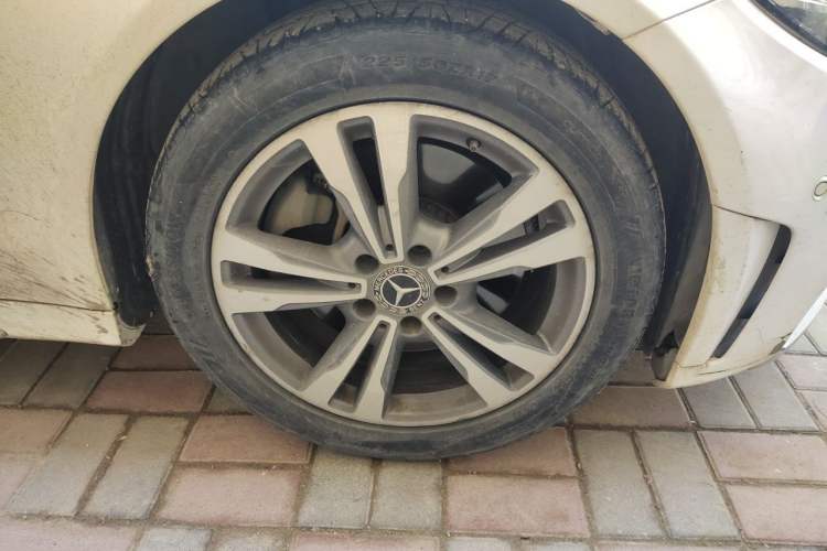 Used Mercedes-Benz C-Class 2019 C 180 L Fashion Edition Sport Version Right Front Wheel Hub