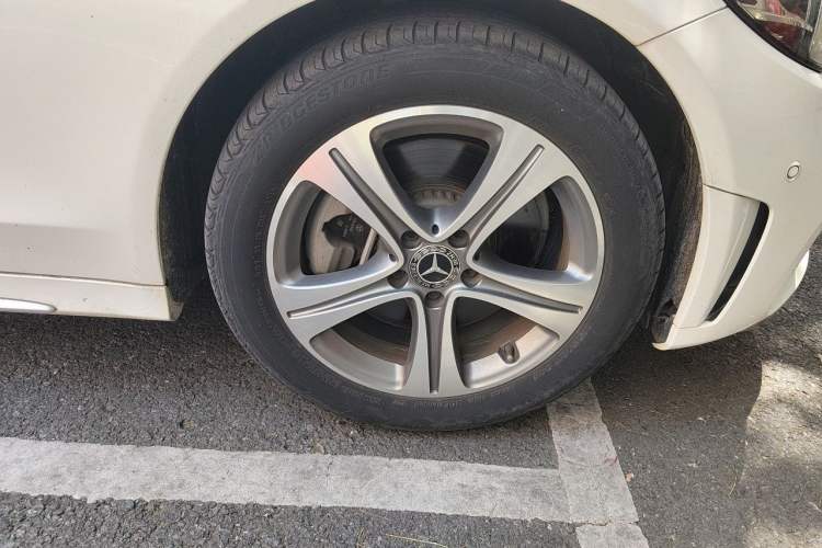 Used Mercedes-Benz C-Class 2019 C 260 L Sport Edition Right Front Wheel Hub