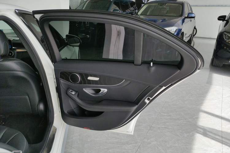 Used Mercedes-Benz C-Class 2019 C 180 L Fashion Edition Sport Version Right Rear Door Interior