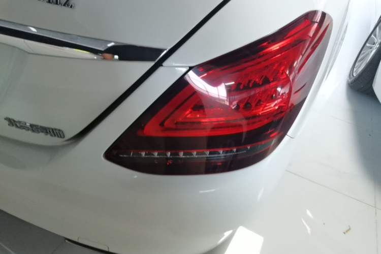 Used Mercedes-Benz C-Class 2019 C 180 L Fashion Edition Sport Version Right Rear Taillight