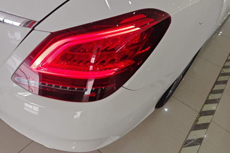 Used Mercedes-Benz C-Class 2019 C 180 L Fashion Edition Sport Version Right Rear Taillight
