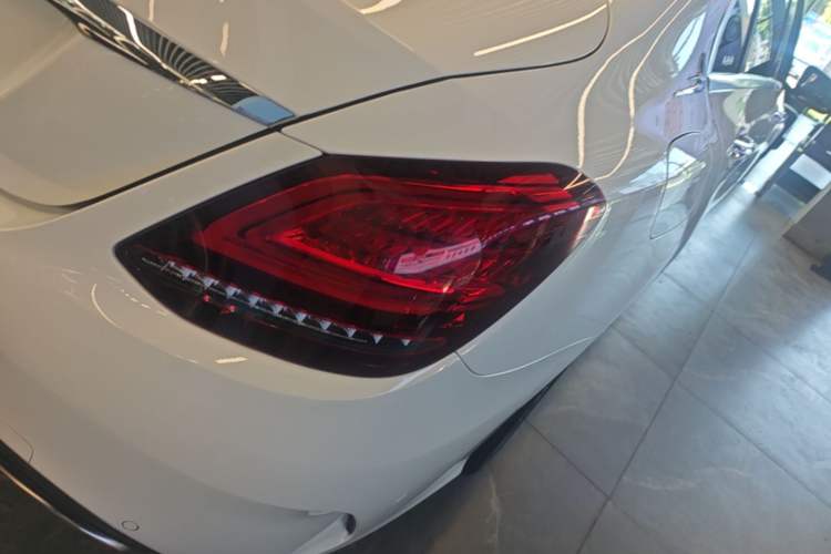 Used Mercedes-Benz C-Class 2019 C 180 L Fashion Edition Sport Version Right Rear Taillight