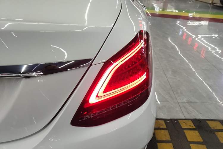 Used Mercedes-Benz C-Class 2019 C 180 L Fashion Edition Sport Version Right Rear Taillight