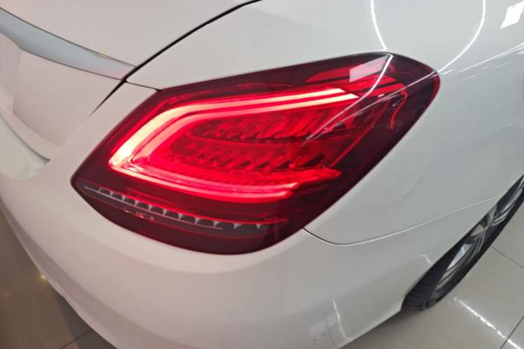 Used Mercedes-Benz C-Class 2019 C 180 L Fashion Edition Sport Version Right Rear Taillight