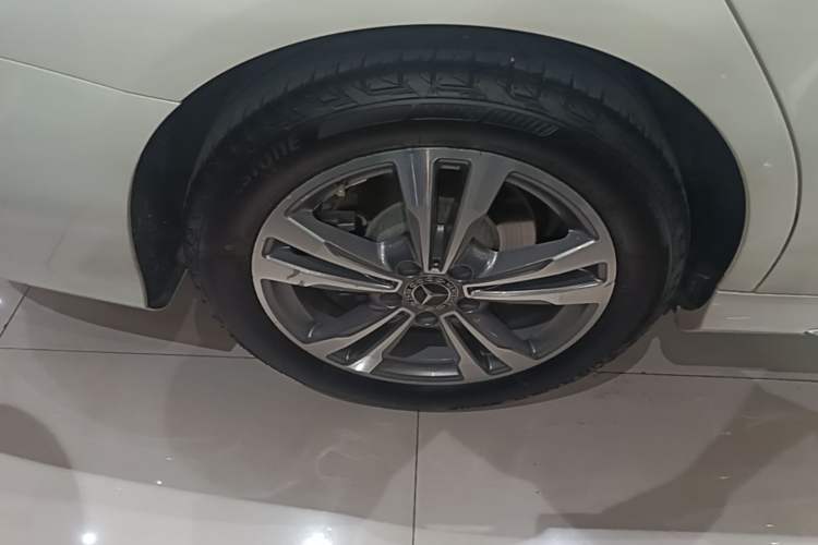 Used Mercedes-Benz C-Class 2019 C 180 L Dynamic Sports Edition Right Rear Wheel Hub