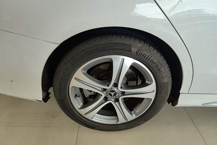 Used Mercedes-Benz C-Class 2019 C 260 L Sport Edition Right Rear Wheel Hub