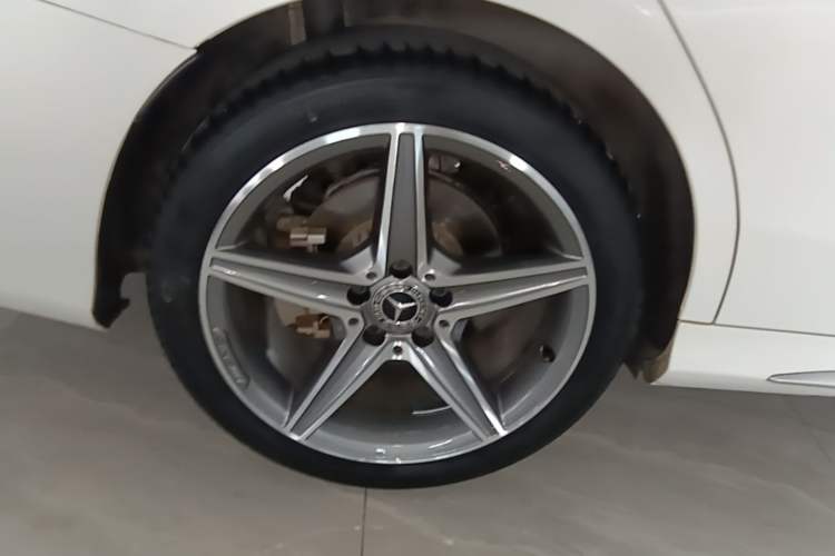 Used Mercedes-Benz C-Class 2019 Facelift C 260 L 4MATIC Sport Edition Right Rear Wheel Hub