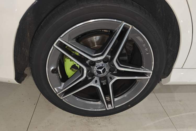 Used Mercedes-Benz C-Class 2019 C 260 Estate Right Rear Wheel Hub