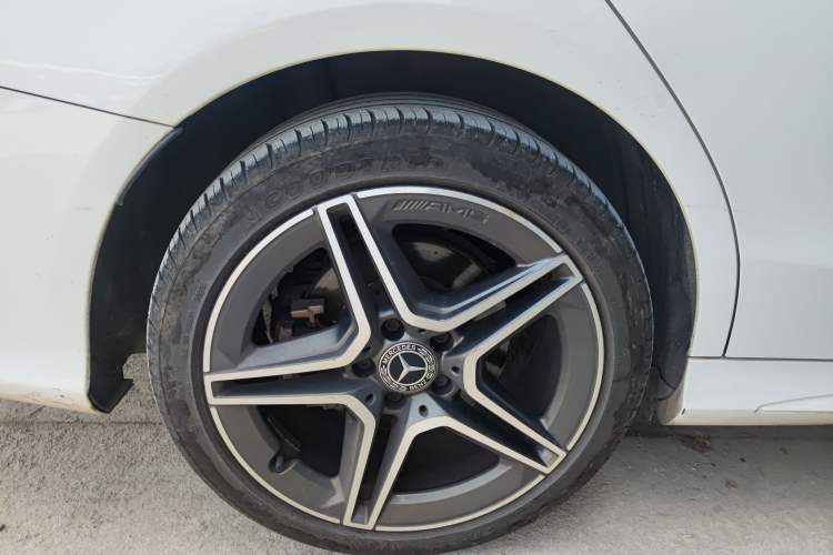 Used Mercedes-Benz C-Class 2019 C 260 Estate Right Rear Wheel Hub