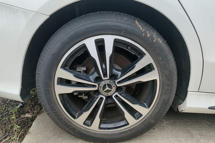 Used Mercedes-Benz C-Class 2019 C 260 Sport Edition Right Rear Wheel Hub