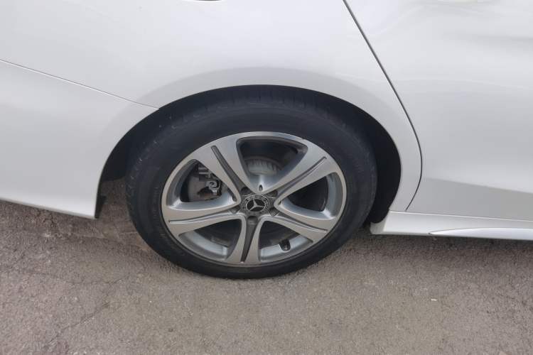 Used Mercedes-Benz C-Class 2019 C 260 L Sport Edition Right Rear Wheel Hub