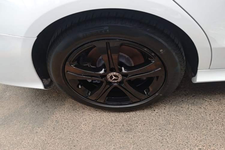 Used Mercedes-Benz C-Class 2019 Restyled C 260 L Sport Edition Right Rear Wheel Hub
