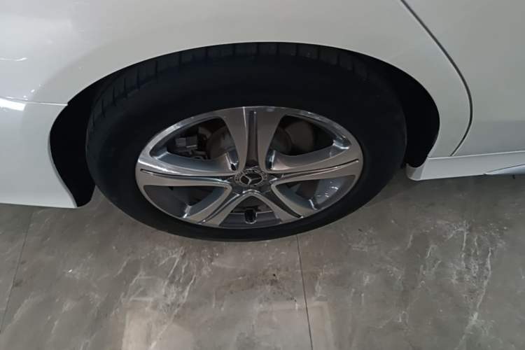 Used Mercedes-Benz C-Class 2019 Restyled C 260 L Sport Edition Right Rear Wheel Hub