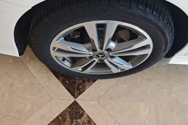 Used Mercedes-Benz C-Class 2019 C 180 L Fashion Edition Sport Version Right Rear Wheel Hub